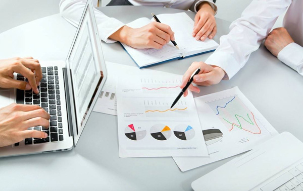 在品牌策劃中，如何選擇目標市場？